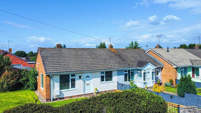 2 Bedroom Bungalow For Sale In West View, Creech St. Michael, Taunton, TA3