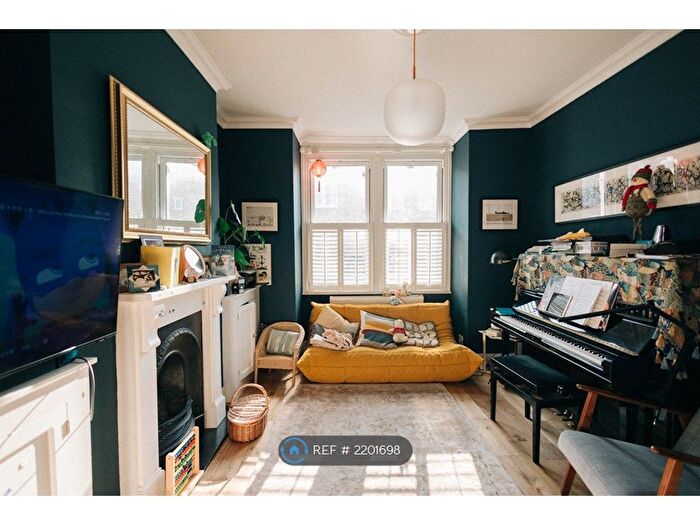 4 Bedroom End Of Terrace House To Rent In Playfield Crescent, London, SE22