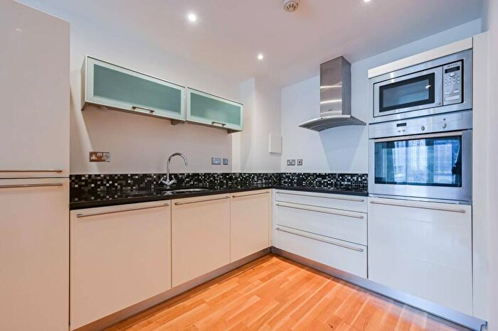 2 Bedroom Flat To Rent In Ability Place, Isle Of Dogs, London, E14