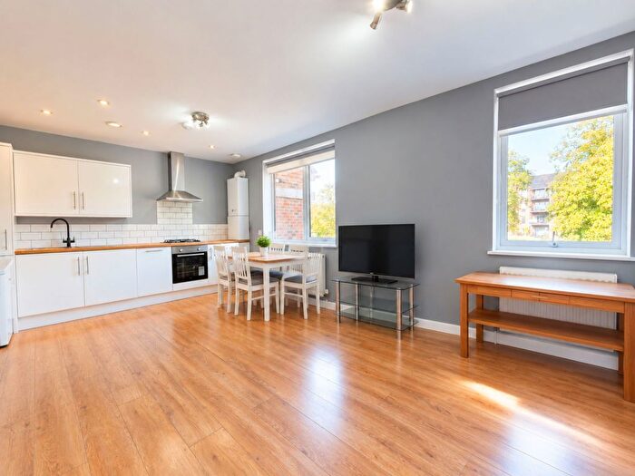 1 Bedroom Flat For Sale In Staines Road, Bedfont, Feltham, TW14