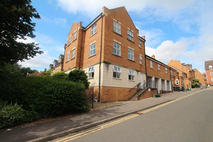 3 Bedroom Flat To Rent In Wright Way - Stoke Park, BS16