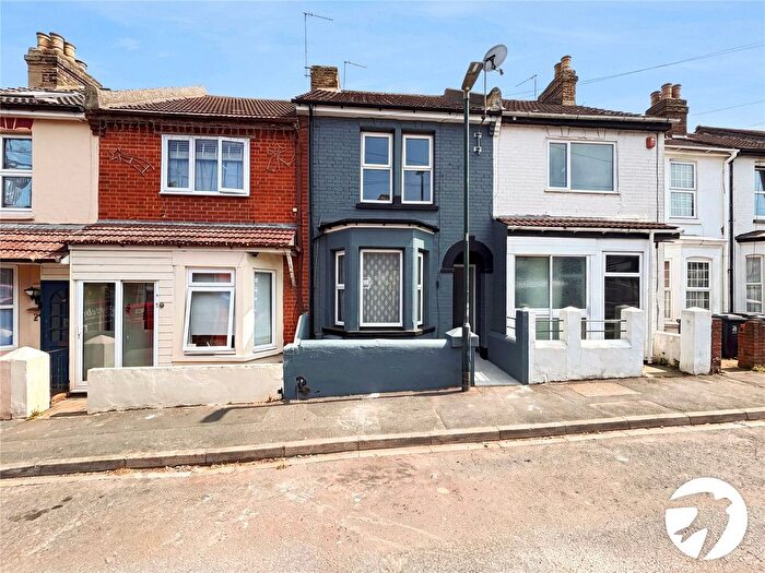 3 Bedroom Terraced House To Rent In Chalkpit Hill, Chatham, Kent, ME4