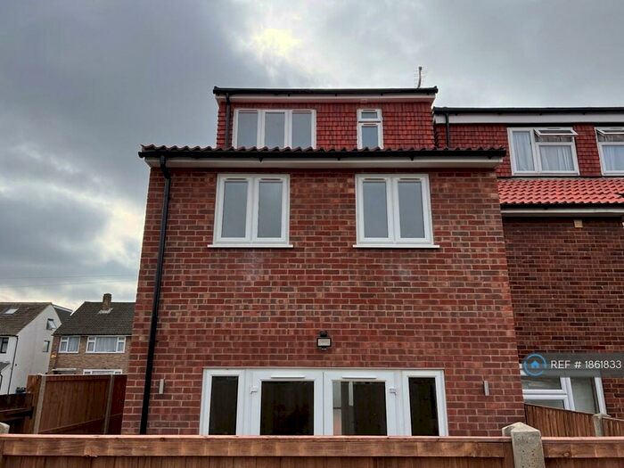 3 Bedroom End Of Terrace House To Rent In Avondale Crescent, Enfield, EN3