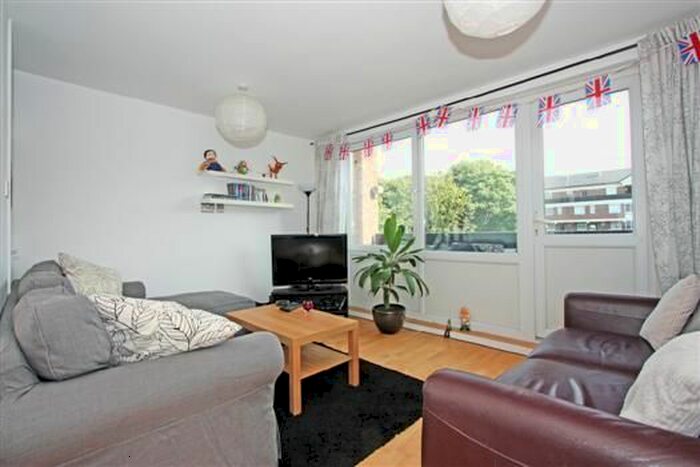2 Bedroom Flat To Rent In Holcombe House, Landor Road, Clapham North, London, SW9