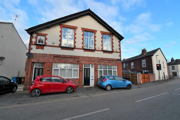 2 Bedroom Flat To Rent In Peel Lane, Astley, Manchester M29