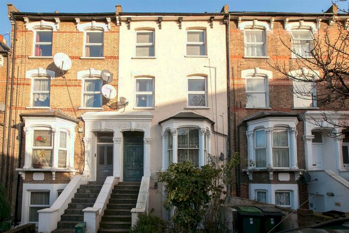 2 Bedroom Flat To Rent In Vartry Road, N15