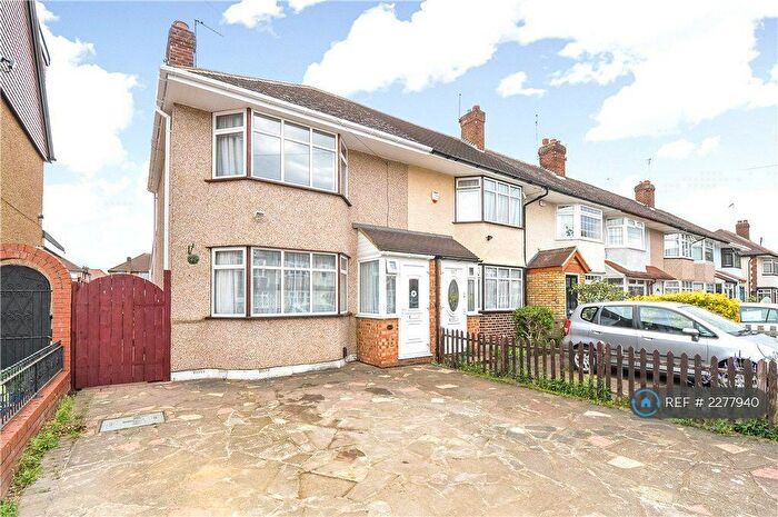 2 Bedroom End Of Terrace House To Rent In Royal Crescent, Ruislip, HA4