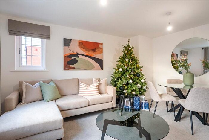 2 Bedroom Apartment For Sale In Quarter Jack Park, Wimborne, Dorset, BH21