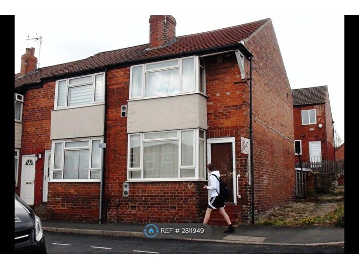 2 Bedroom End Terrace House To Rent In Craven Road, Leeds, LS6