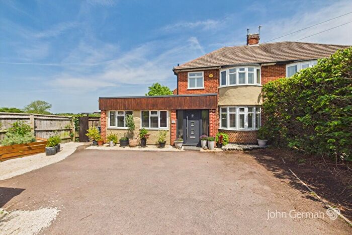 4 Bedroom Semi-Detached House For Sale In Parklands Drive, Loughborough, LE11
