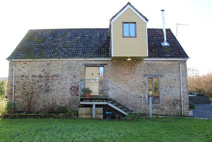 2 Bedroom Cottage To Rent In The Retreat, Frome, BA11