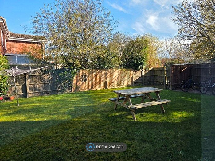 2 Bedroom Flat To Rent In Fennec Close, Cambridge, CB1