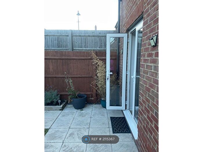 2 Bedroom End Of Terrace House To Rent In Ringlet Grove, Iwade, ME9