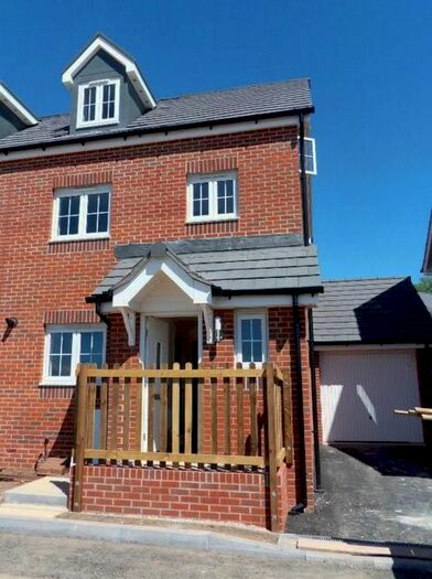 3 Bedroom Villa To Rent In Charter Road, Axminster, Devon EX13