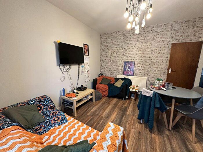 5 Bedroom House To Rent In Willesden Avenue, Victoria Park, £pppw, M13