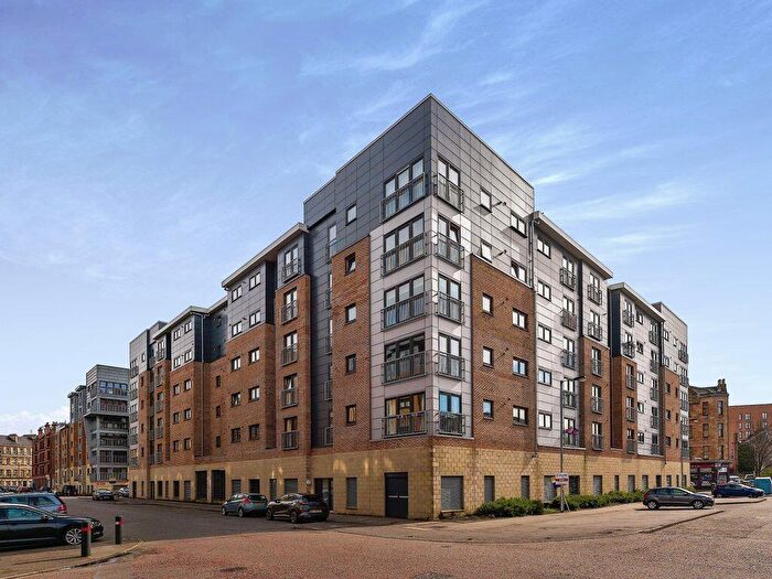 2 Bedroom Flat To Rent In Barrland Street, Glasgow, G41