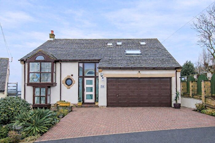 4 Bedroom Detached House For Sale In The Highlands, Ossett, WF5