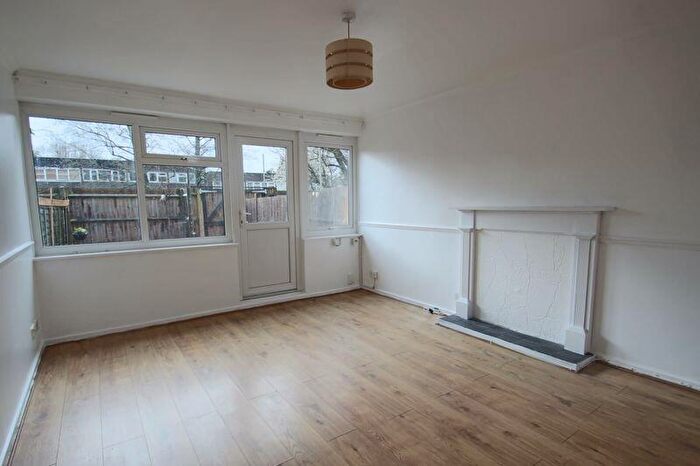 3 Bedroom Maisonette To Rent In Belvoir Close, London, SE9