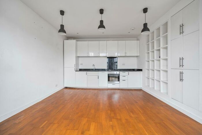 1 Bedroom Flat To Rent In Court Yard Eltham, SE9