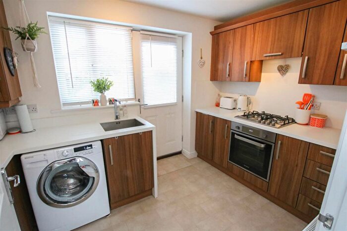 2 Bedroom End Terrace House For Sale In Aidans Close, Doncaster, DN2