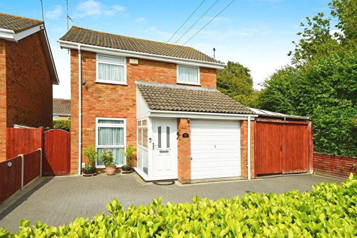 3 Bedroom Detached House For Sale In Retingham Way, Swindon, SN3
