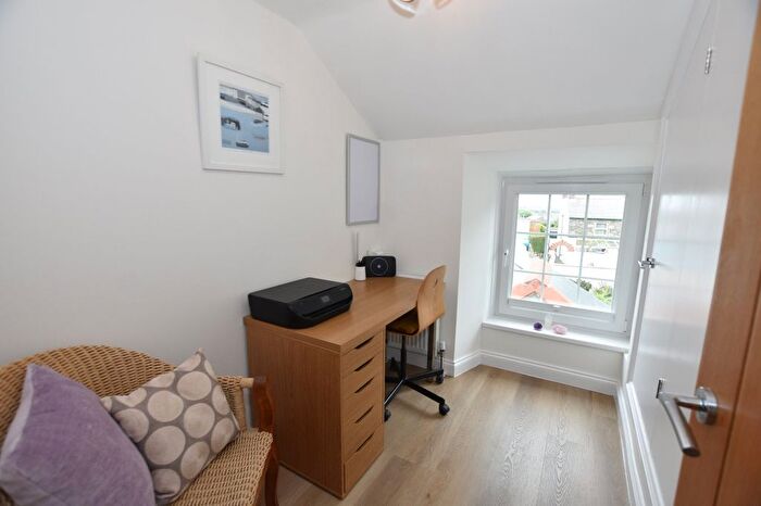 3 Bedroom End Terrace House For Sale In Chapel Terrace, Mount Ambrose, Redruth, Cornwall, TR15