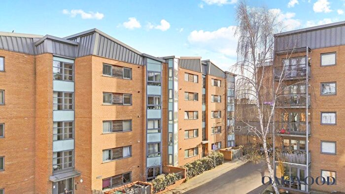 2 Bedroom Flat For Sale In Lewis Gardens, London, N16