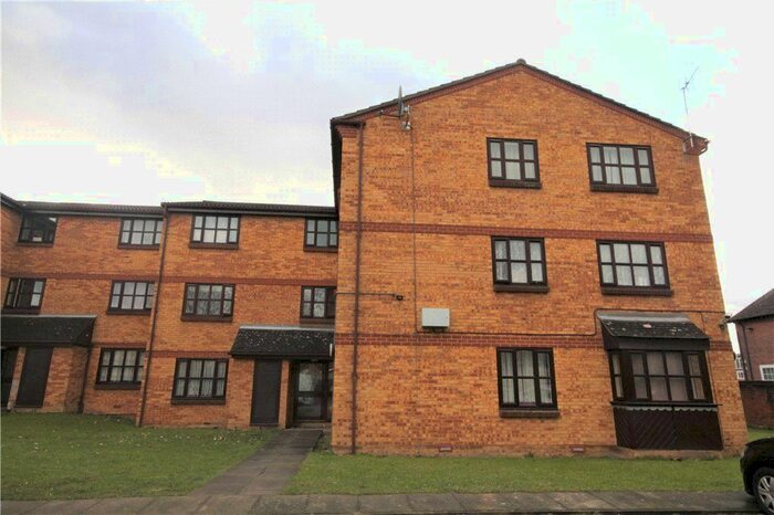 1 Bedroom Flat To Rent In Summerhill Way, Mitcham, Surrey, Uk, CR4