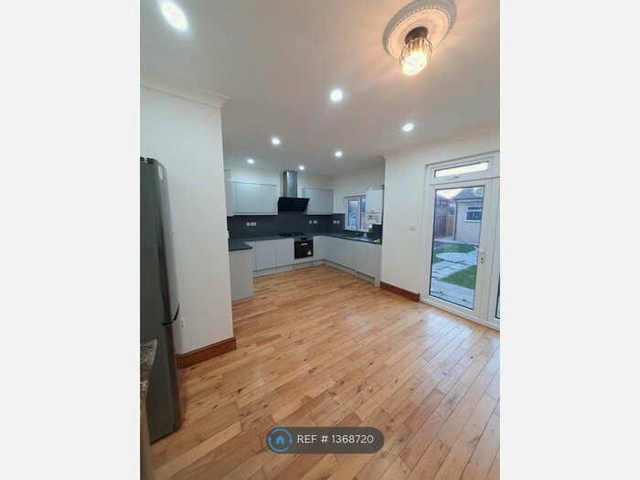 4 Bedroom Semi-Detached House To Rent In Westmorland Road, Harrow, HA1