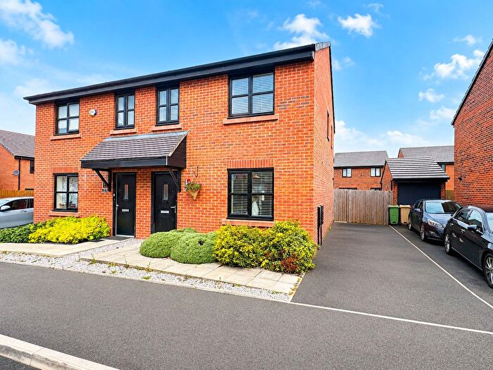 3 Bedroom Semi Detached House For Sale In Borsdane Way, Westhoughton, BL5