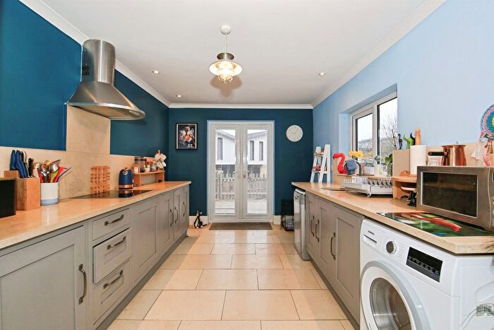 4 Bedroom Link Detached House For Sale In London Road, Peterborough, PE2