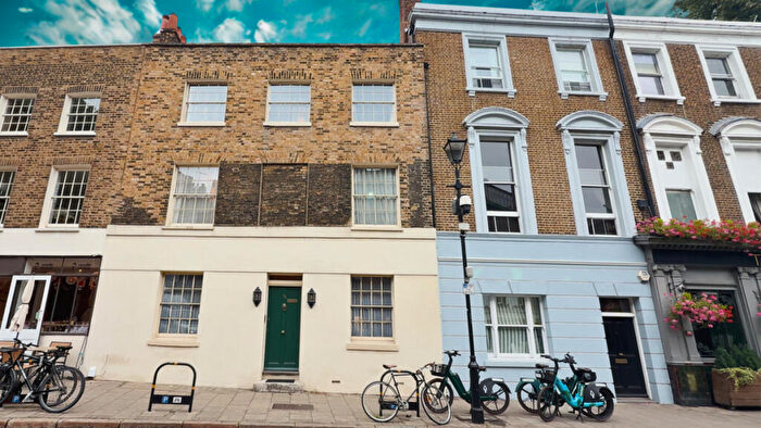 4 Bedroom Town House For Sale In Clerkenwell Close, London, EC1R