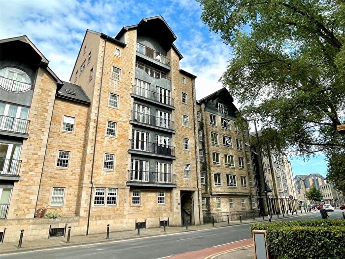 2 Bedroom Flat To Rent In The Millrace, Damside St, Lancaster, LA1