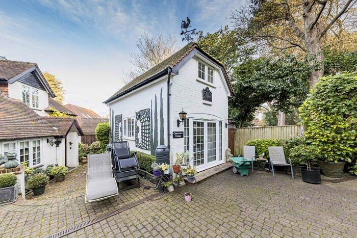 1 Bedroom Property To Rent In Cockcrow Hill, St. Marys Road, Long Ditton, Surbiton, KT6