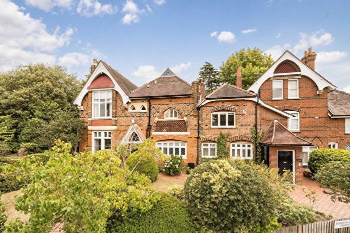 3 Bedroom Flat For Sale In Ridgway, Wimbledon, SW19
