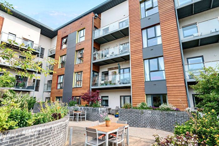2 Bedroom Flat For Sale In Quayside, Totnes, TQ9