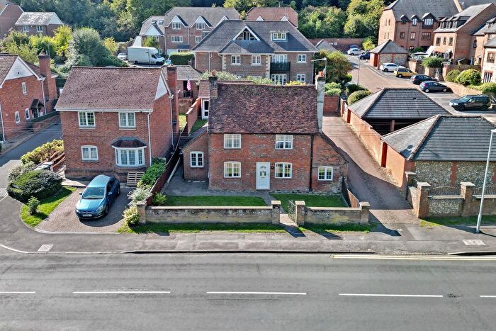 2 Bedroom Cottage For Sale In Kingsmead Road, Loudwater, HP11