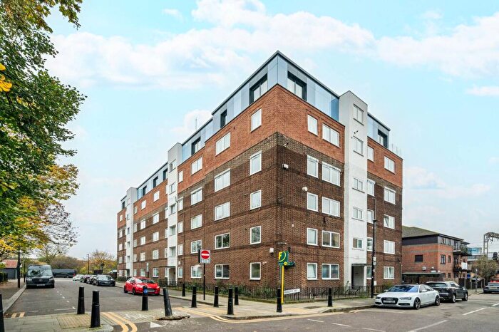 1 Bedroom Flat To Rent In Menotti Street, Bethnal Green, London, E2