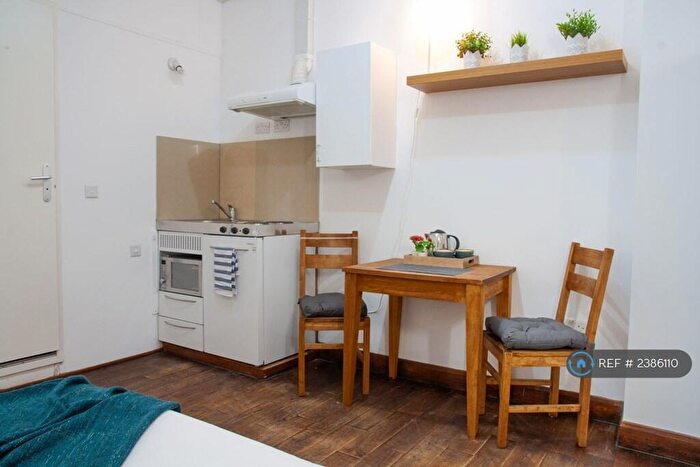 Studio To Rent In Mapesbury Lodge, London, NW2