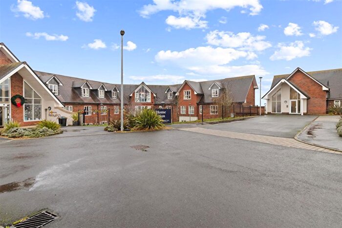 2 Bedroom Property To Rent In Farnham Road, Liss, GU33