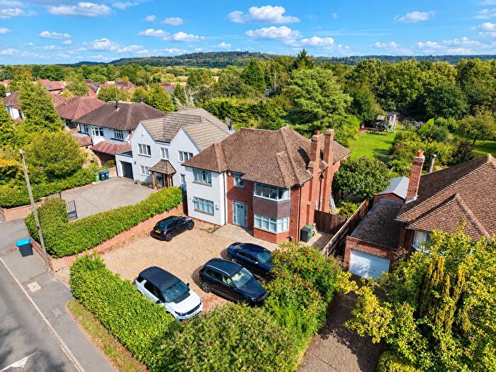 5 Bedroom Detached House For Sale In Grove Road, Tring, HP23