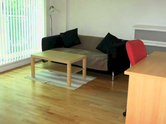 Apartment To Rent In Jet Centro, St. Marys Road, S2