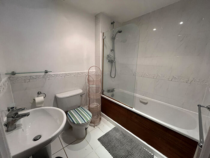 1 Bedroom Flat To Rent In Triumph House, Manor House Drive, CV1
