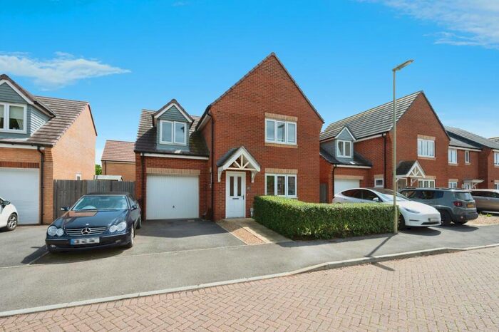 4 Bedroom House To Rent In Herons Way, Hayling Island, PO11