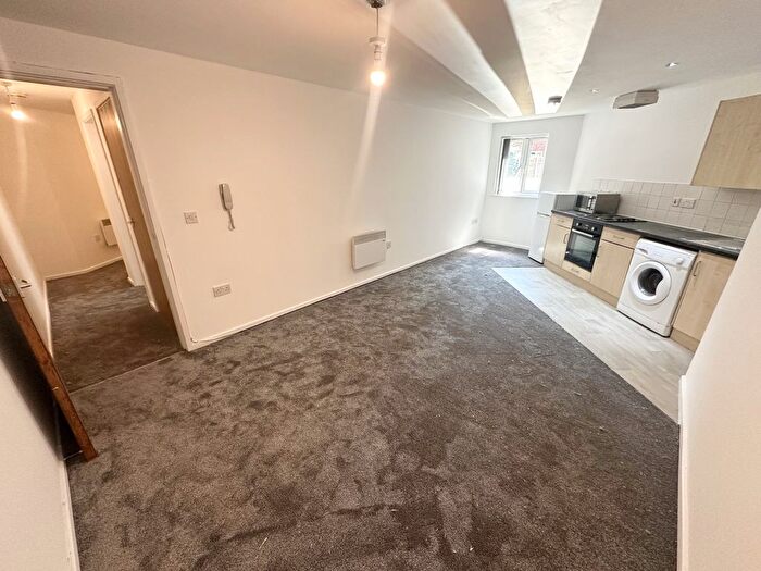 2 Bedroom Flat To Rent In Anson Street, Eccles, M30