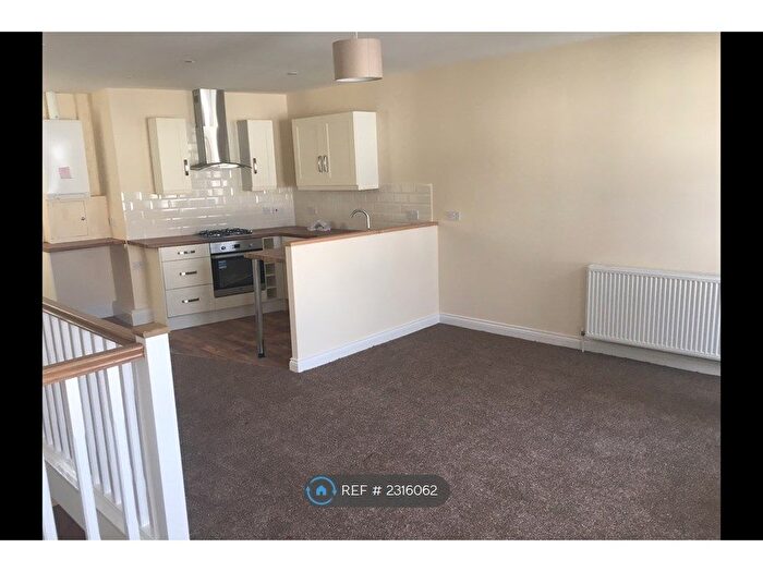2 Bedroom Flat To Rent In Bridge Street, Bideford, EX39