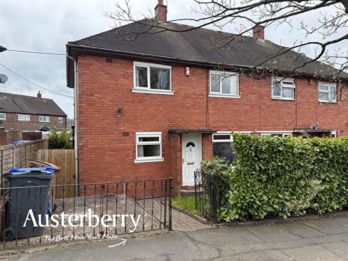 3 Bedroom Semi Detached House To Rent In Beverley Drive, Bentilee, Stoke-On-Trent, ST2