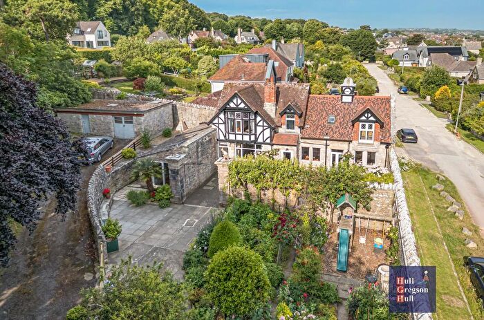 4 Bedroom Detached House For Sale In Cluny Crescent, Swanage, BH19