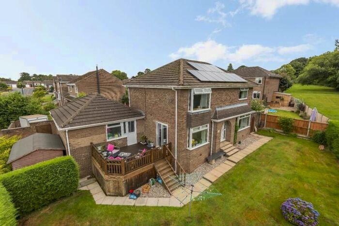 4 Bedroom Detached House To Rent In Lindrick Way, Harrogate, HG3
