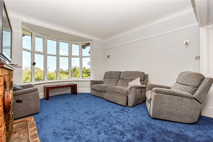 4 Bedroom Chalet For Sale In Western Esplanade, Herne Bay, Kent, CT6